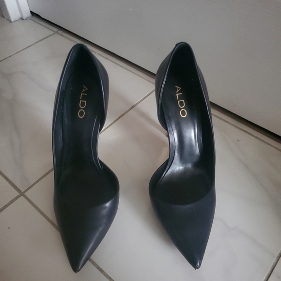 Black Stiletto - Picture 1 of 7